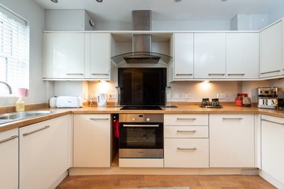 Beautiful 4 bedroom house Main Photo
