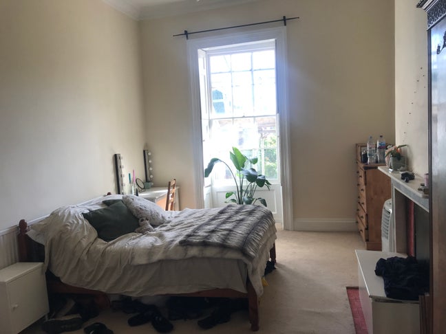 Short term studio apartment - 30 July - 30 Aug Main Photo