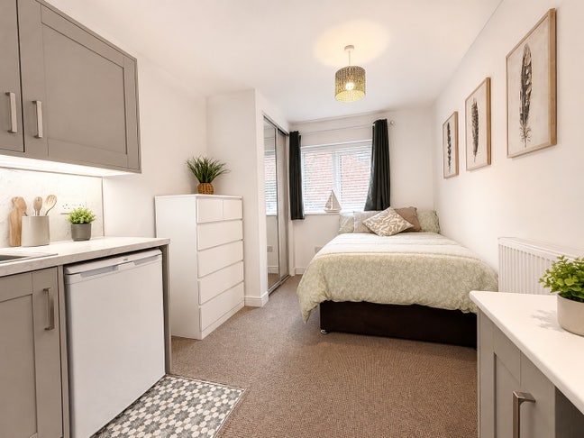 Luxury En-Suite Studio Room Main Photo