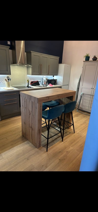 Small Double Room to Rent (Bills incl.) – West End Main Photo
