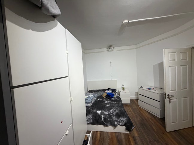 Lovely Rooms available to rent - Edgware  Main Photo