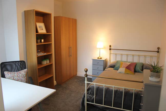 Beautiful En-Suite Double Room Spacious Biils/WiFi Main Photo