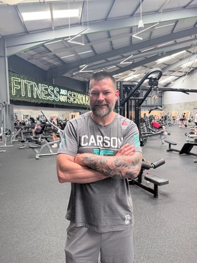 Im 44 years old male Working full time on swi... Main Photo