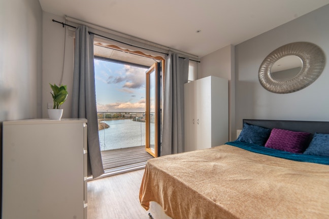 ♥️East India/Canning Town*Master Bedroom♥️Availa Main Photo