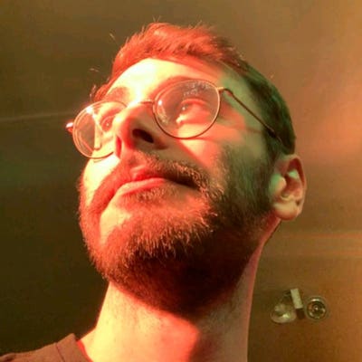 Professional Male seeks a double room Main Photo