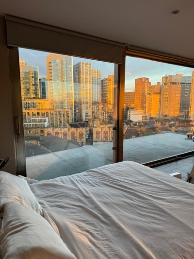 Huge room in incredible flat with rooftop hot tub  Main Photo