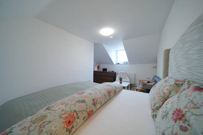 Large Double Rooms-All Bills Included Main Photo