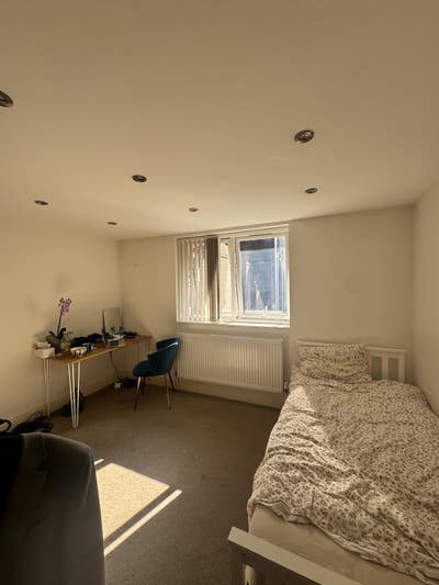 Affordable Room, Great Location – Bills Included Main Photo