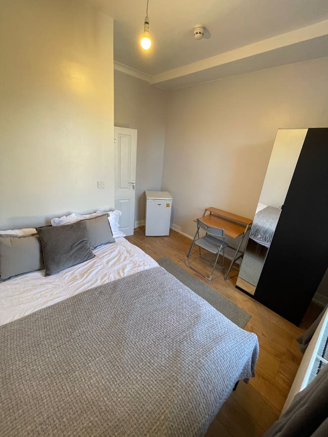 Bright Dalston Double | Bills Inc | Move In Now Main Photo