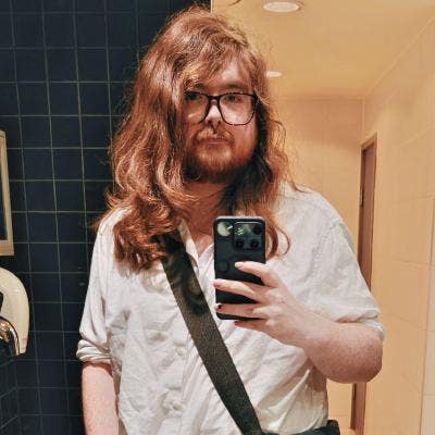 Looking for a flat share or buddy up! Main Photo