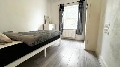  5 Bedrooms in Turnpike Lane  Main Photo