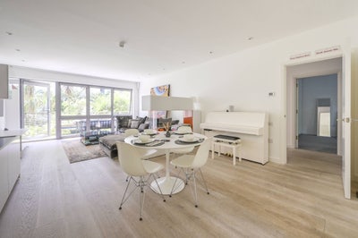 🌈 Creative Flatshare in large designer apartment 🍉 Main Photo