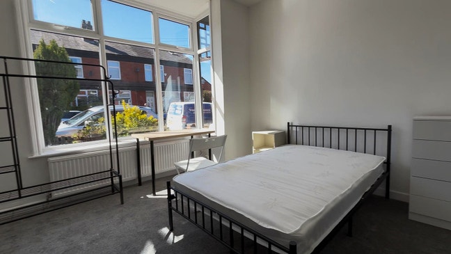 Double Room in Prestwich, right by Heaton Park Main Photo