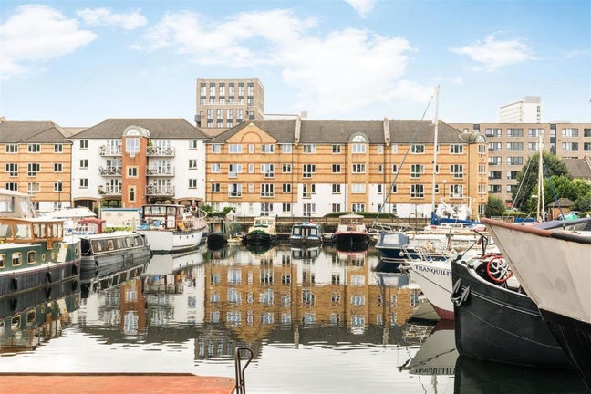 Studio flat in Surrey quays, All Bills Included!  Main Photo
