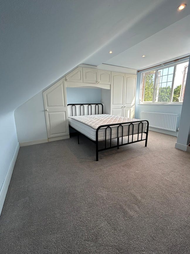 Ensuite Room Available – Rosehill Avenue, SM1 3HG Main Photo