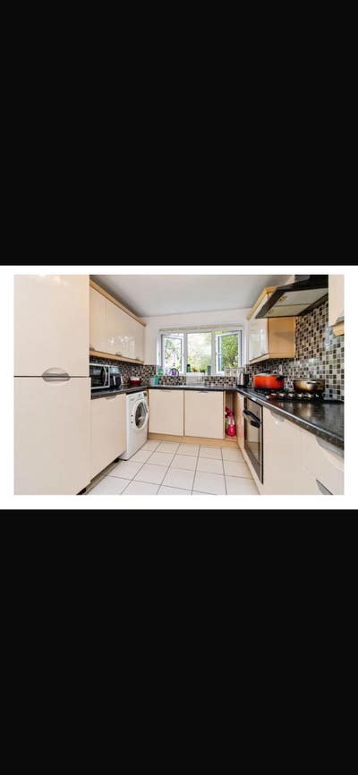 Short term room available bills included  Main Photo