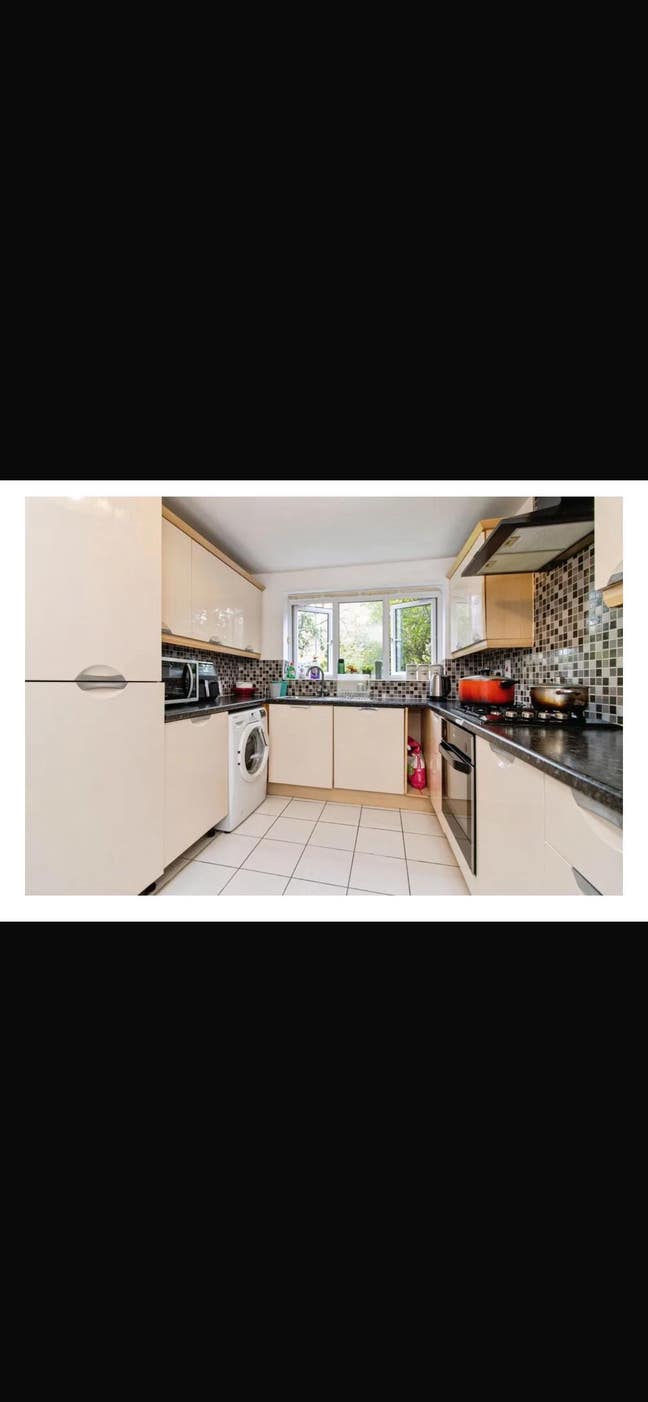 Short term room available bills included  Main Photo