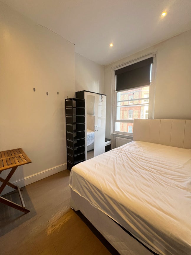 [Only 1 room left] Cozy life in South Kensington Main Photo