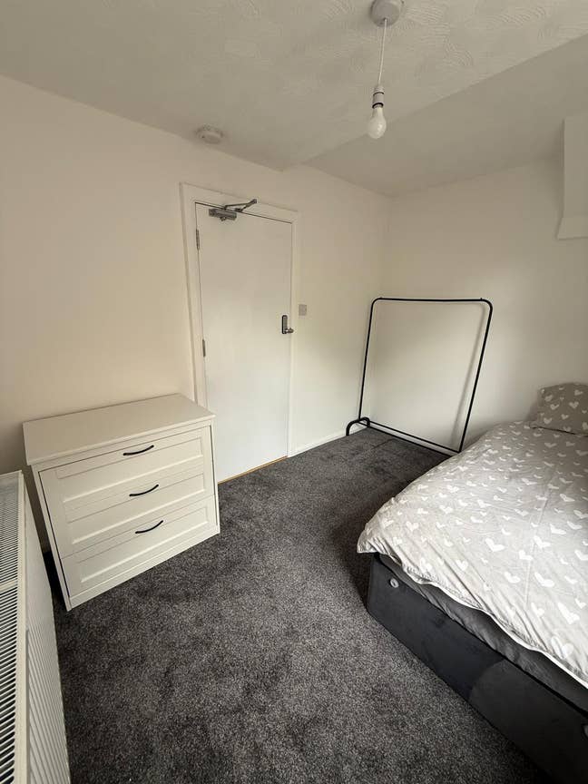 Double room freshly refurbed fast Wifi Main Photo