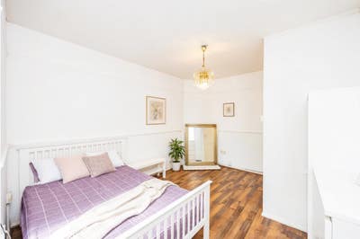 Cosy 3 Bed Flat with Lounge in Shoreditch Main Photo