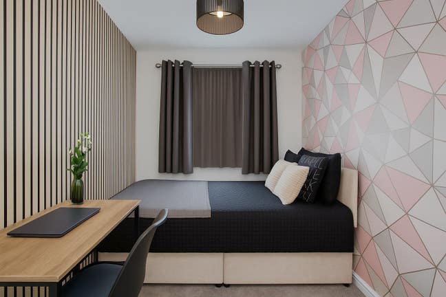 Large House 6-Bed Double Rooms  Main Photo
