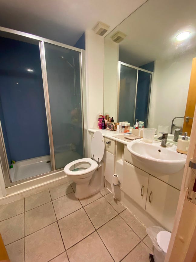 Room for rent Main Photo