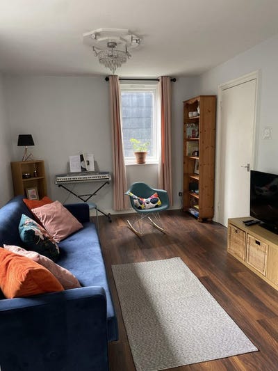 Bright & Cheery Double Room in Big Duplex Main Photo