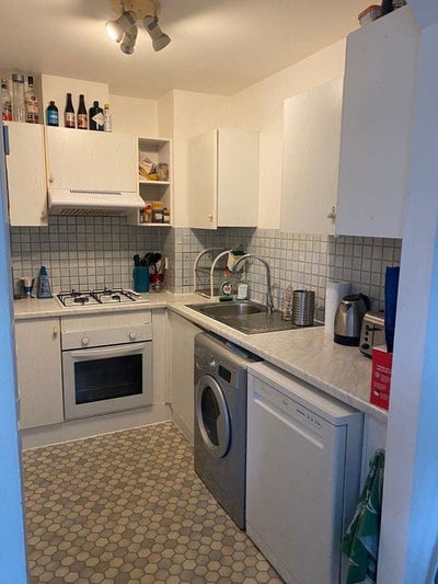 Room available in our friendly flat in East London Main Photo