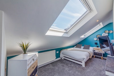 Modern En-suite Double Bedroom. Available 7th Aug! Main Photo