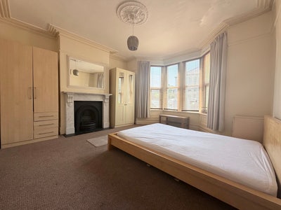 Very Big Double Bedroom, Bills Included!  Main Photo