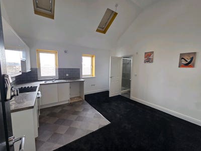 New En-Suite Rooms & Studios + Private Parking Main Photo