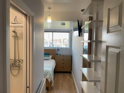 Quiet,Managed House Share,En-Suite, Bills Included Main Photo