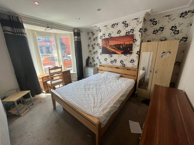 Double  Room in Lincoln City Centre Main Photo