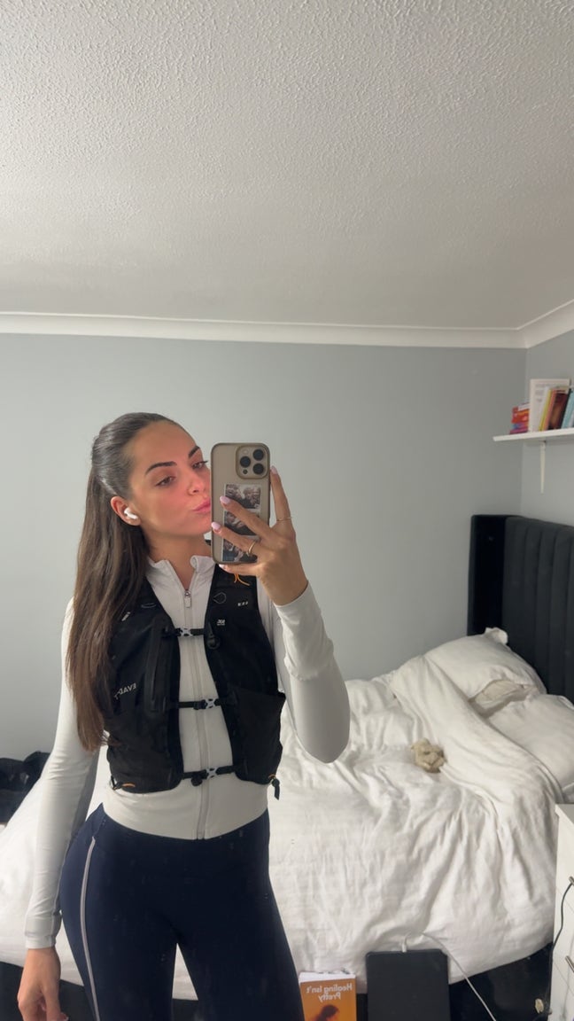 26 year old full time worker, happy and warm  Main Photo