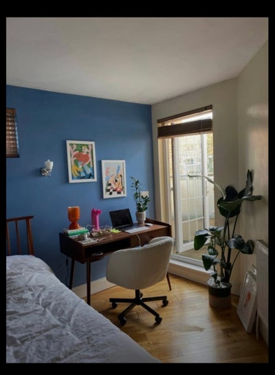 Large en-suite room with a balcony  Main Photo
