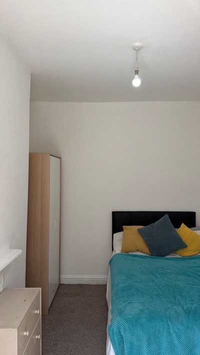 Fully furnished large double - all bills included  Main Photo