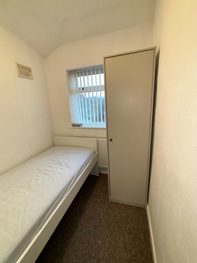 Low Deposit Option! Great Barr, Great Room! Main Photo