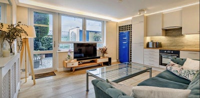 Two Rooms in Duplex close To Battersea Square Main Photo