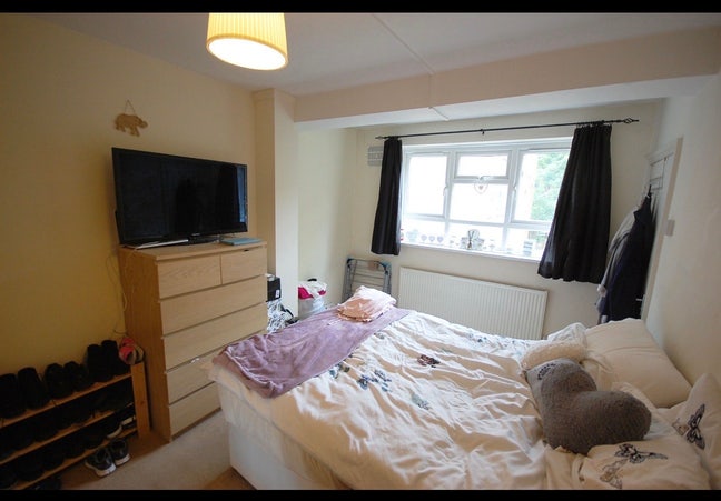 Large Double Room En-suite  Main Photo