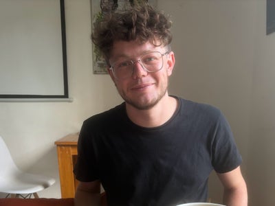 24yo professional looking for a house share Main Photo