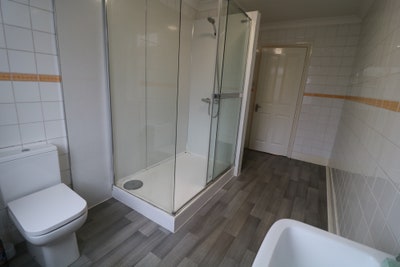 Double room with en-suite  Main Photo