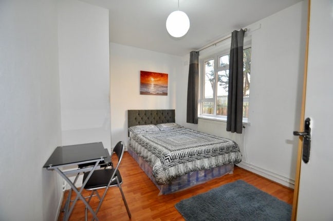     Double room with excellent lighting Main Photo