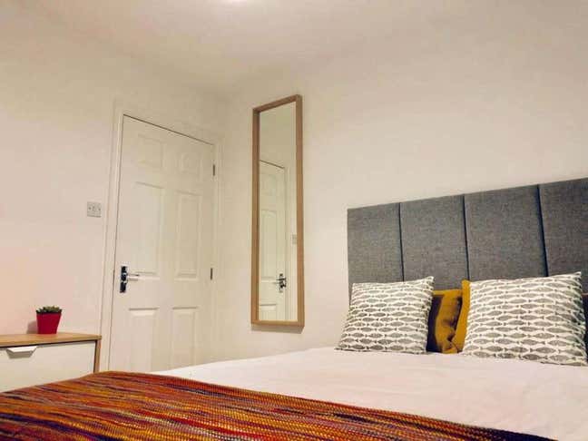 Double Room – All Bills Included Main Photo