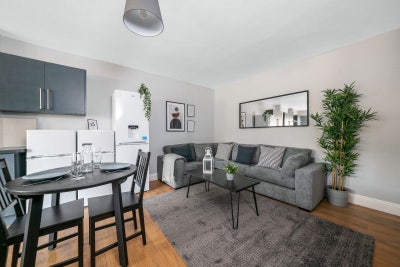 🔥Large Premium Ensuite🚿New Refurb✨10min to St🚆 Main Photo