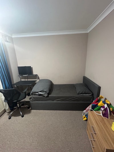 Single bedroom for rent  Main Photo