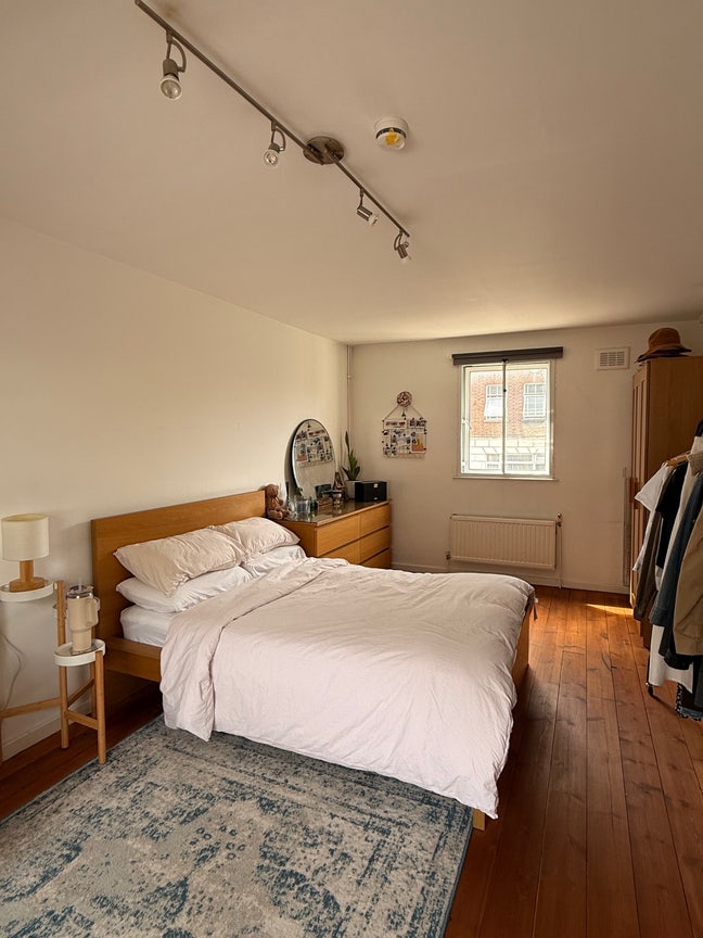 Large Double Room in Angel Main Photo
