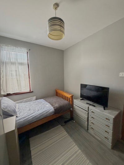 🏡Clean, Cosy Single Room in Friendly Home - BT13  Main Photo