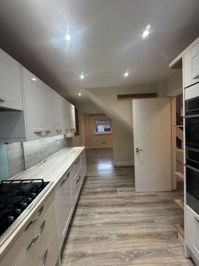 5-bed house available for rent in RM12  Main Photo