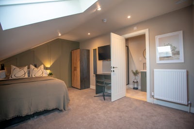 Large Ensuite with a Kitchenette Available Soon... Main Photo