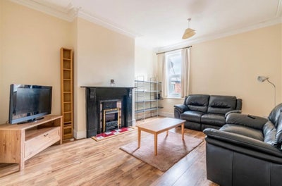 Room available in 4 bed house, Heaton Main Photo